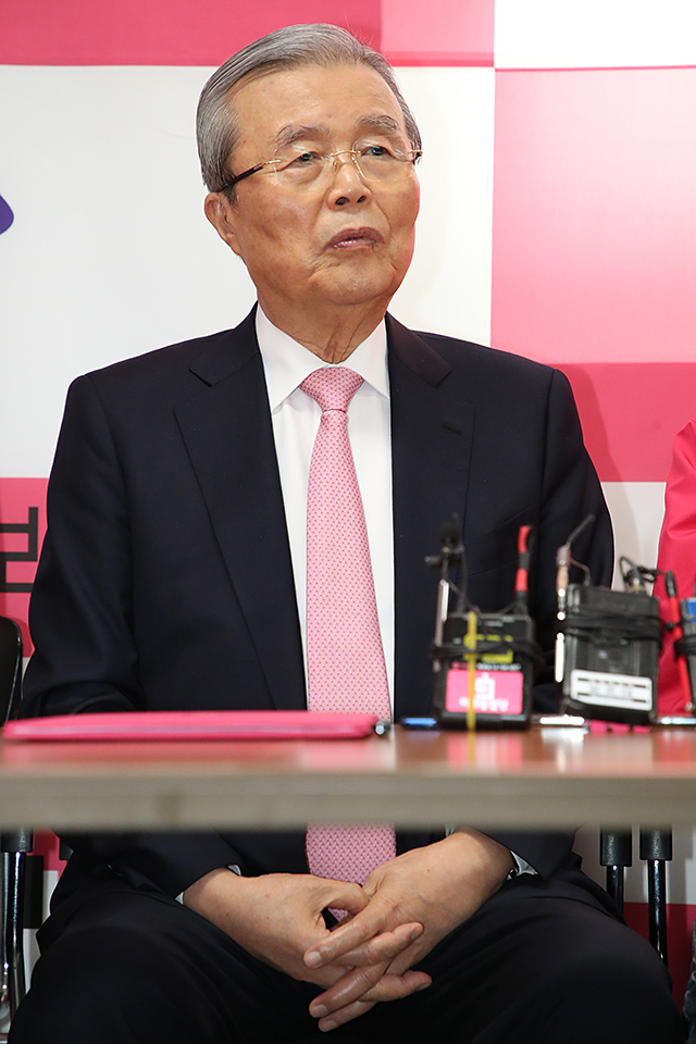 제목 노출 영역입니다 이미지