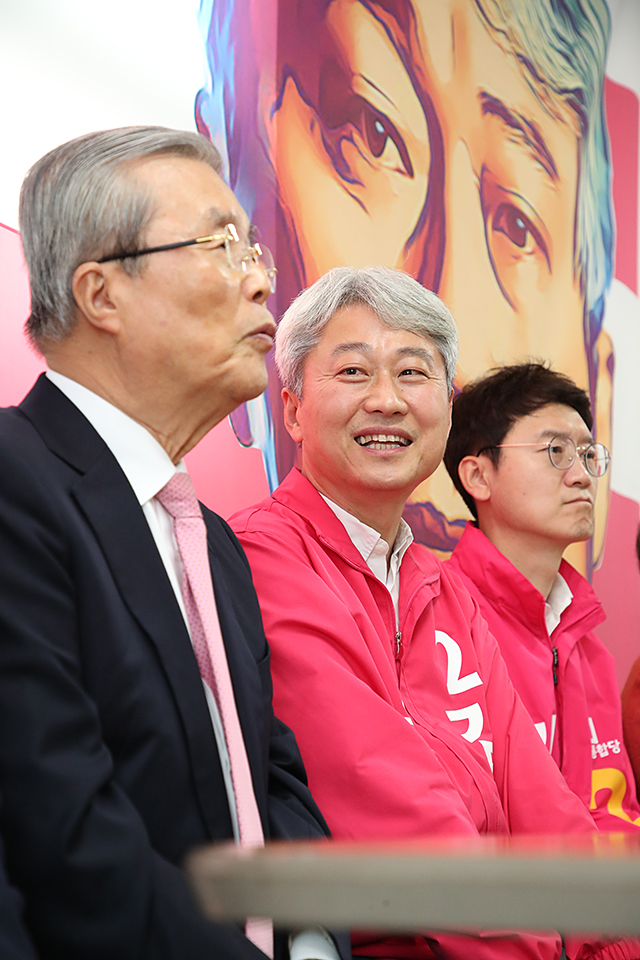 제목 노출 영역입니다 이미지