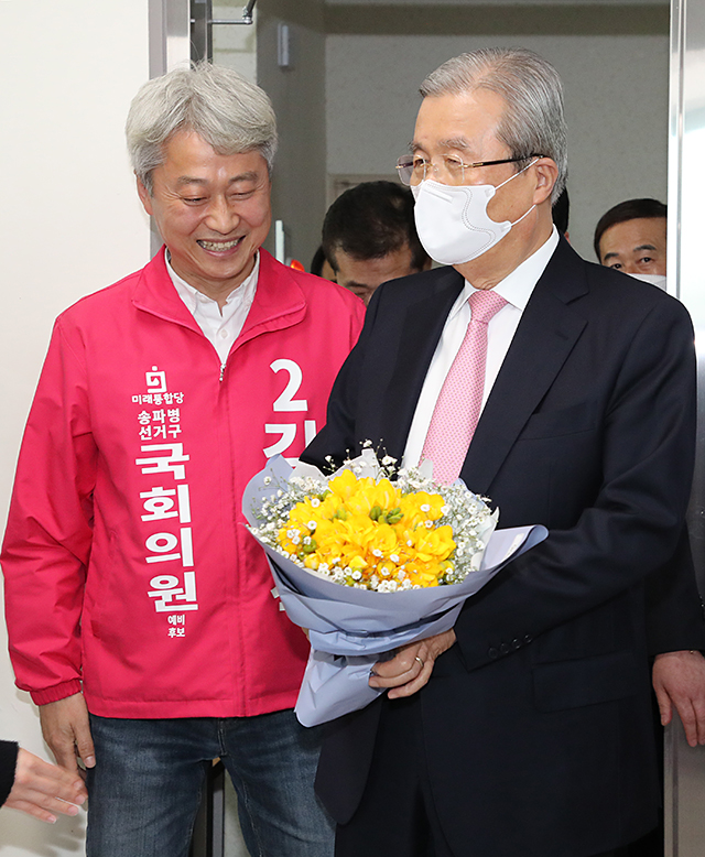 제목 노출 영역입니다 이미지
