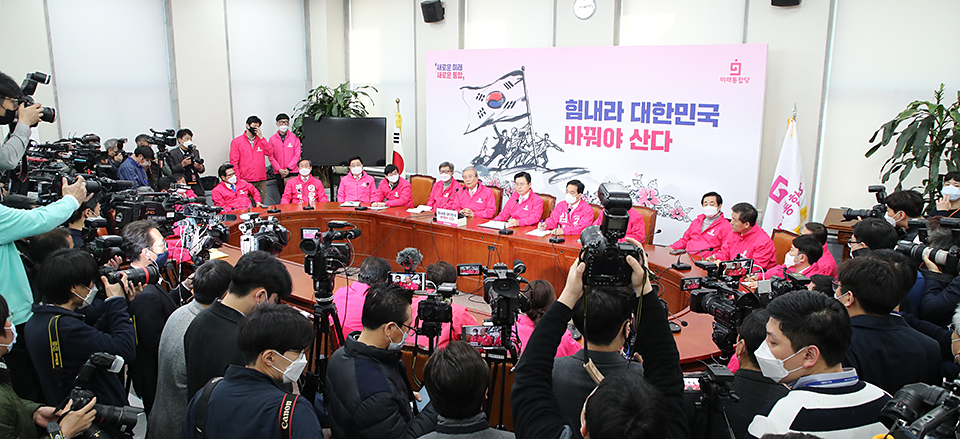 제목 노출 영역입니다 이미지