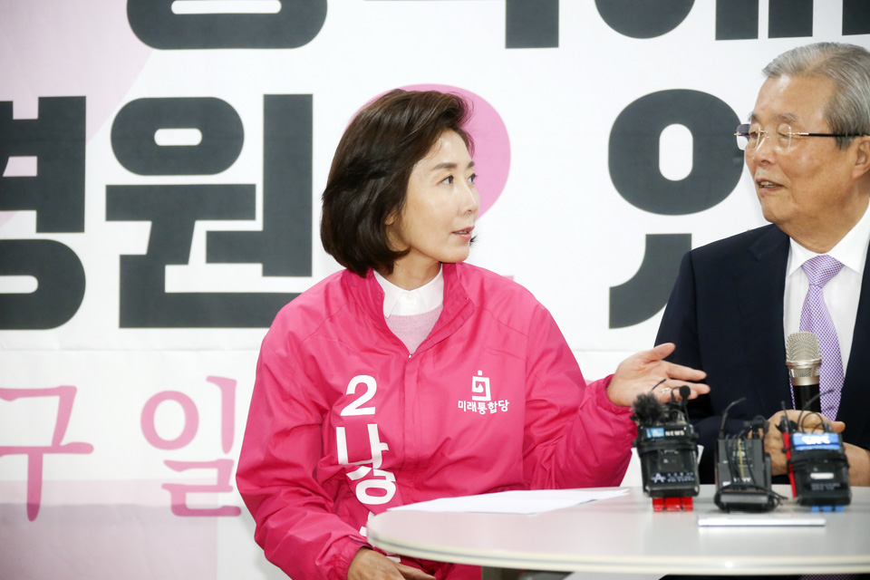 제목 노출 영역입니다 이미지
