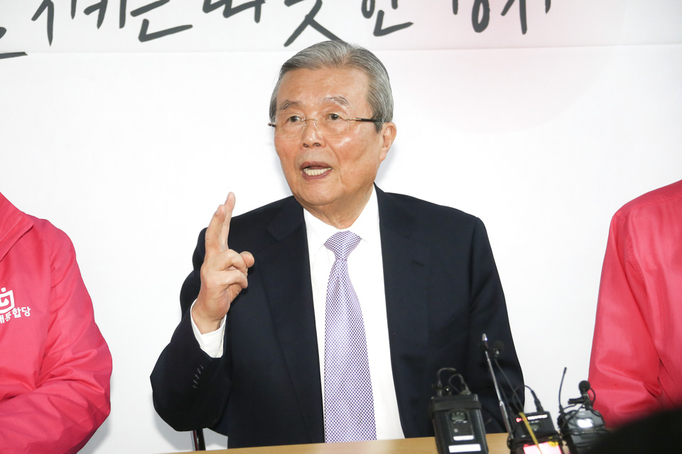제목 노출 영역입니다 이미지