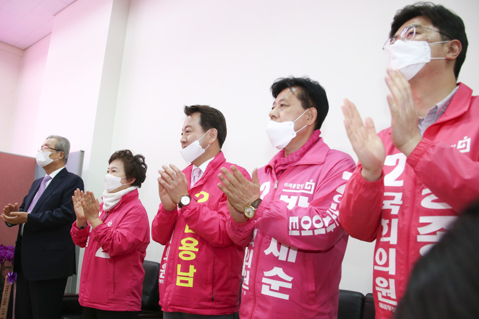 제목 노출 영역입니다 이미지