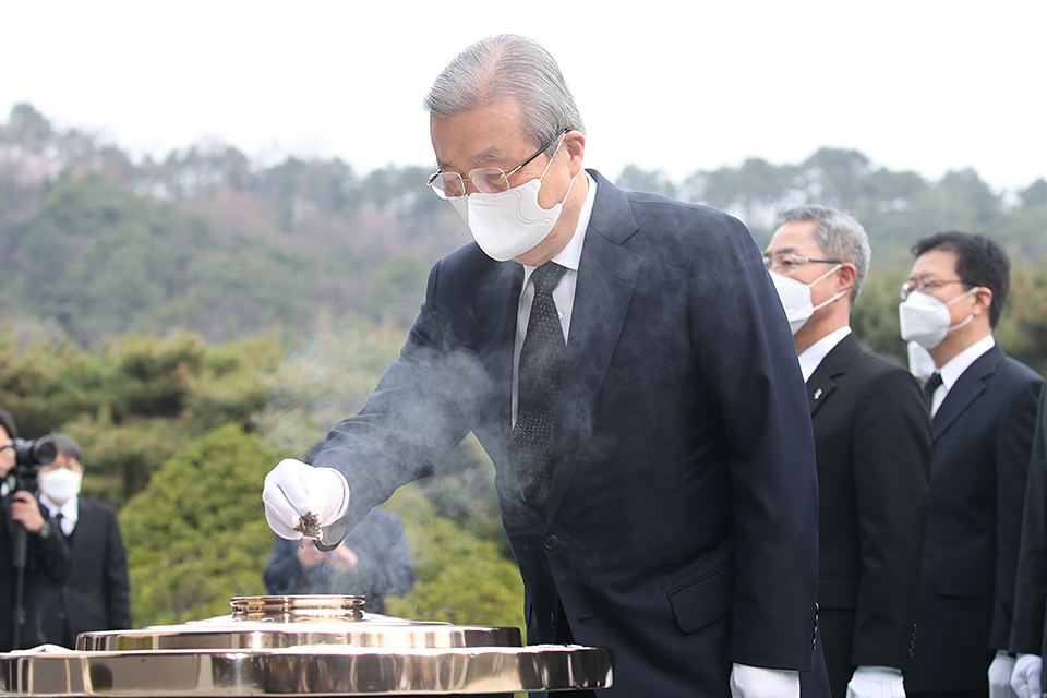 제목 노출 영역입니다 이미지