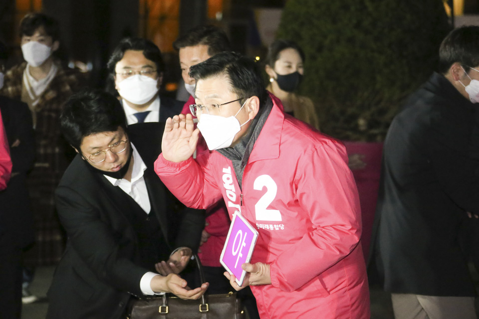 제목 노출 영역입니다 이미지