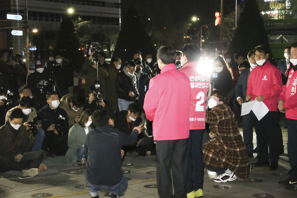 제목 노출 영역입니다 이미지