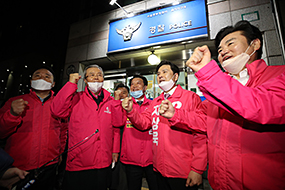 김종인 총괄선대위원장, 서울 민생 현장 방문