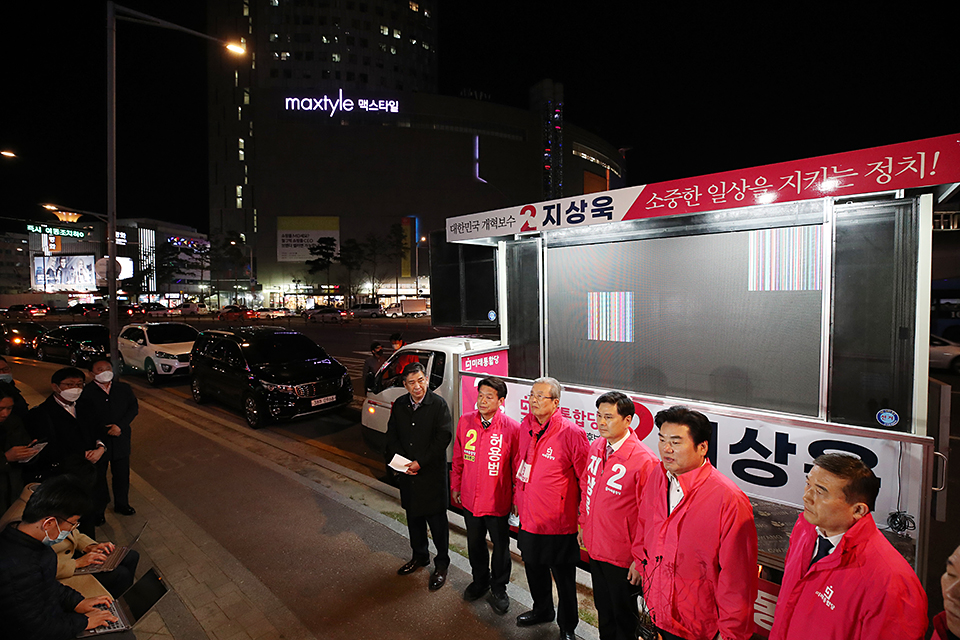 제목 노출 영역입니다 이미지