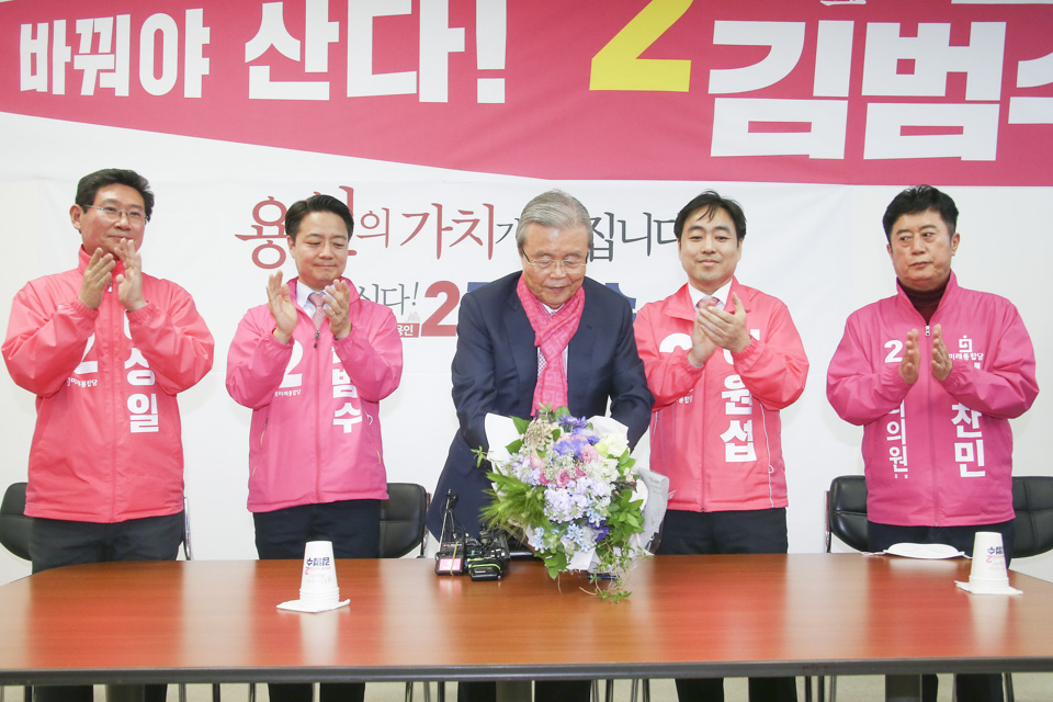 제목 노출 영역입니다 이미지