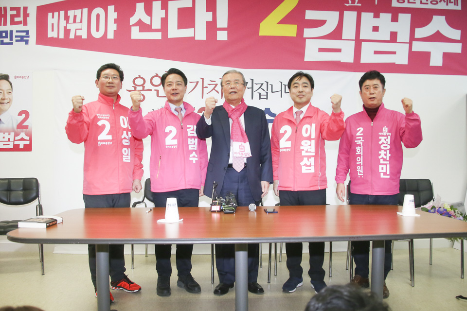 제목 노출 영역입니다 이미지