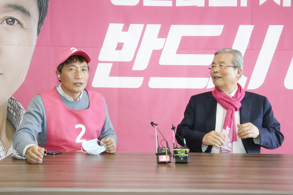 제목 노출 영역입니다 이미지