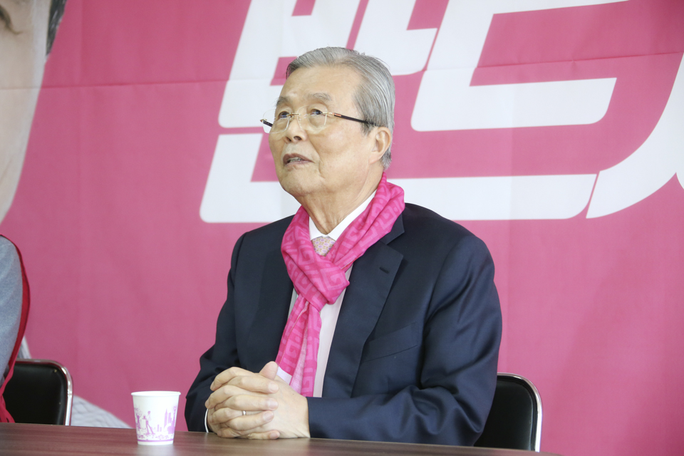 제목 노출 영역입니다 이미지