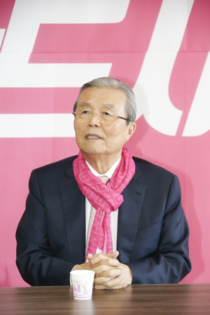 제목 노출 영역입니다 이미지