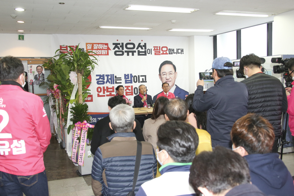 제목 노출 영역입니다 이미지