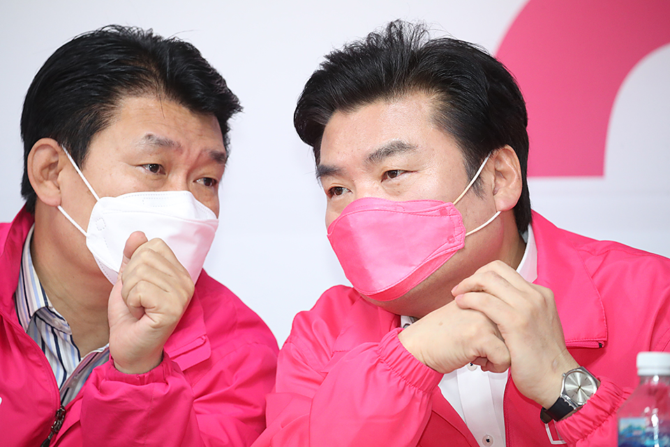 제목 노출 영역입니다 이미지