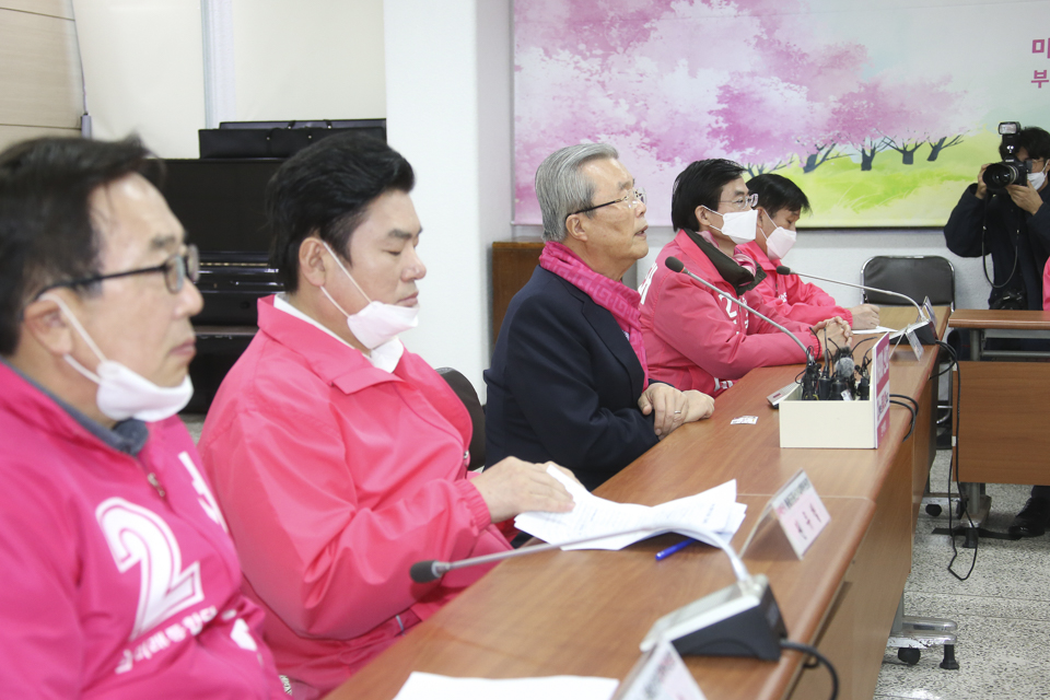 제목 노출 영역입니다 이미지