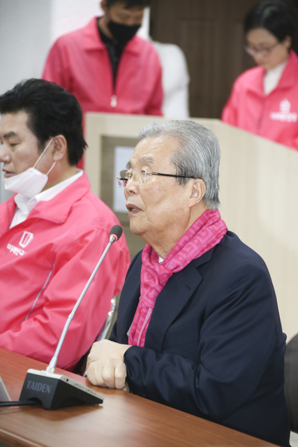 제목 노출 영역입니다 이미지