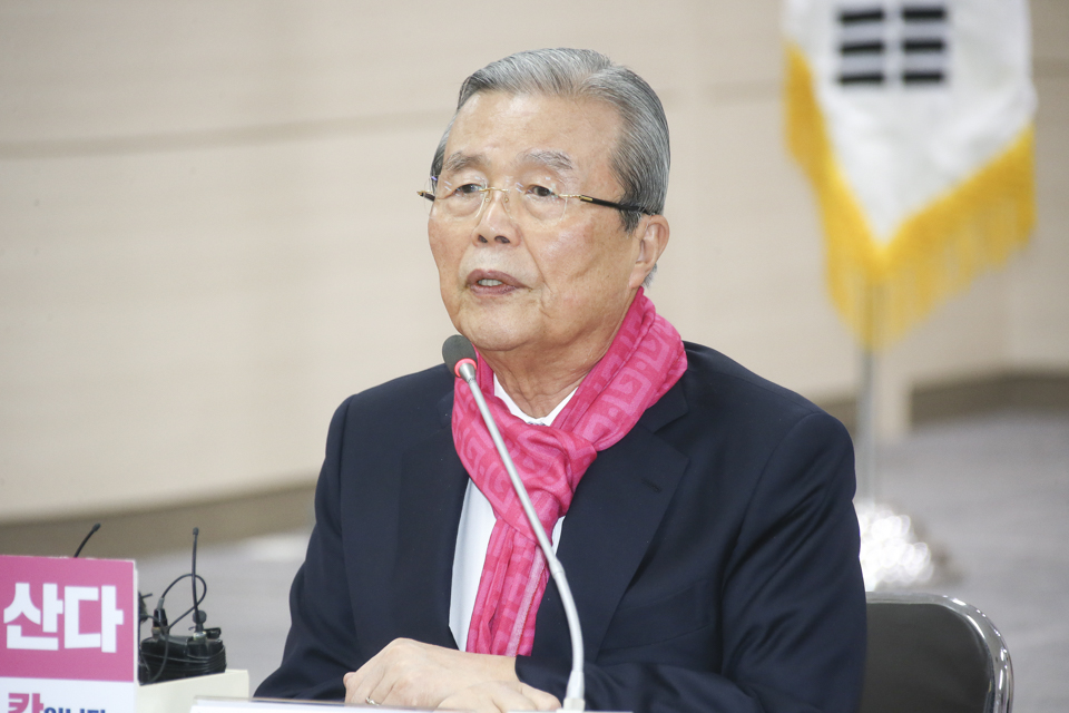 제목 노출 영역입니다 이미지