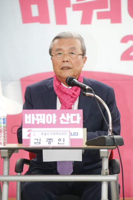 제목 노출 영역입니다 이미지