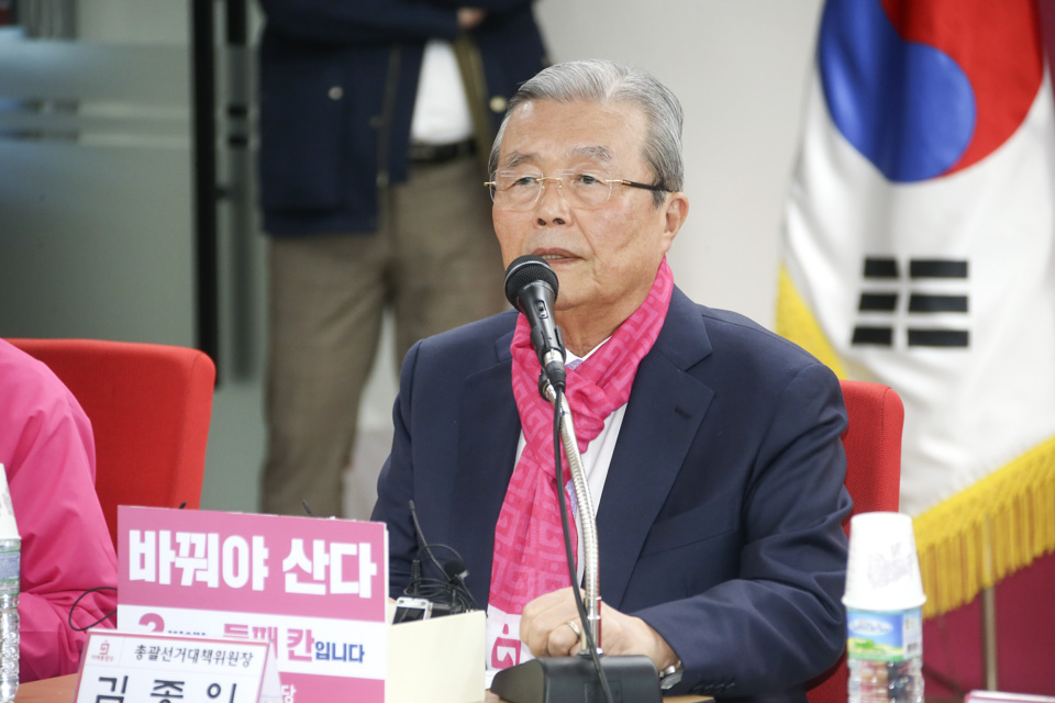 제목 노출 영역입니다 이미지