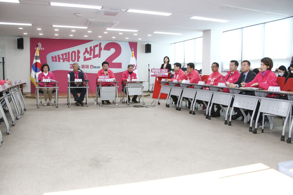 제목 노출 영역입니다 이미지