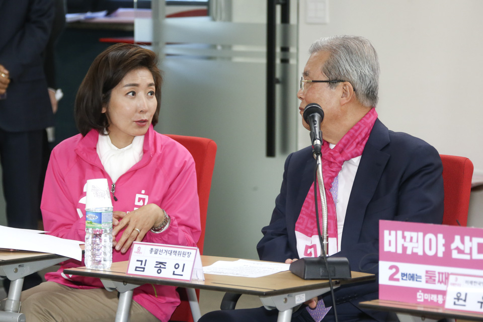 제목 노출 영역입니다 이미지