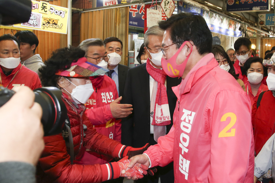제목 노출 영역입니다 이미지