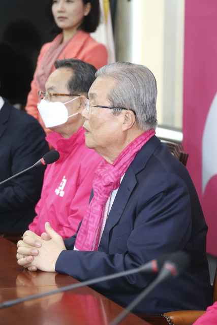 제목 노출 영역입니다 이미지