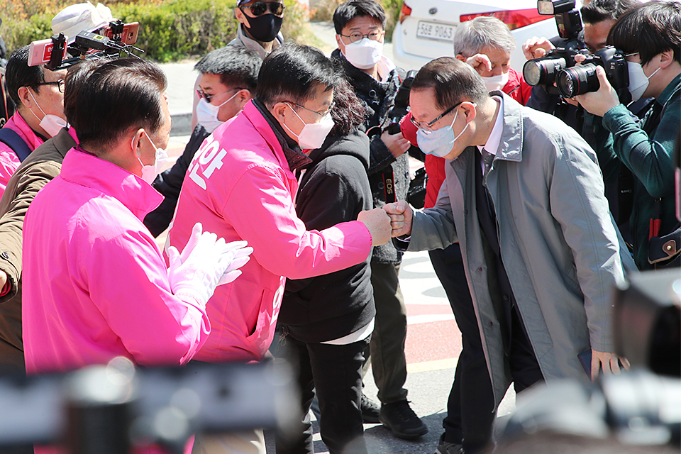 제목 노출 영역입니다 이미지
