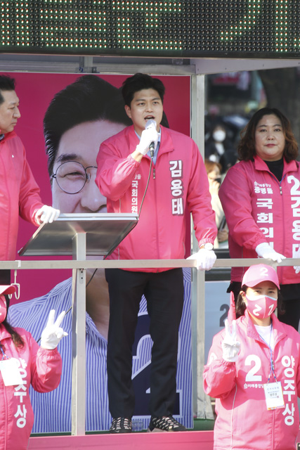 제목 노출 영역입니다 이미지