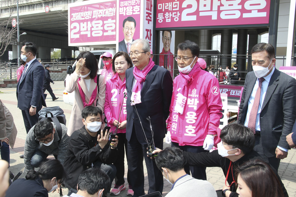 제목 노출 영역입니다 이미지