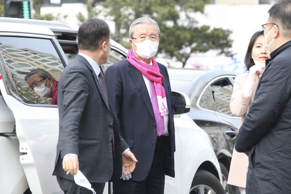 제목 노출 영역입니다 이미지