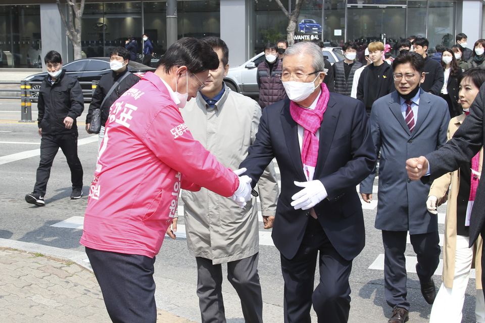 제목 노출 영역입니다 이미지