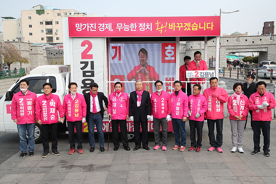 제목 노출 영역입니다 이미지
