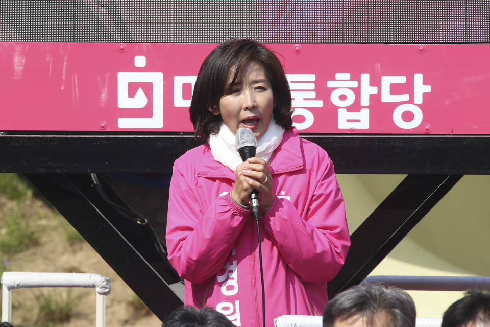 제목 노출 영역입니다 이미지