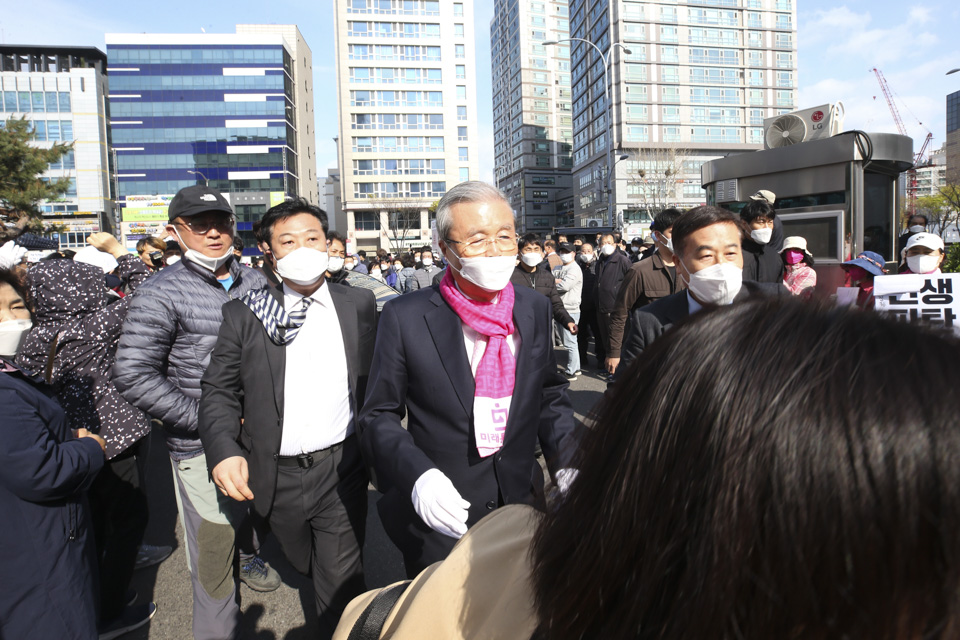제목 노출 영역입니다 이미지