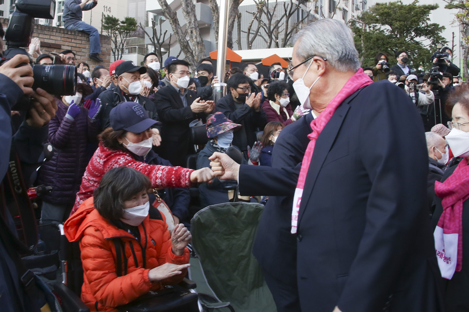 제목 노출 영역입니다 이미지
