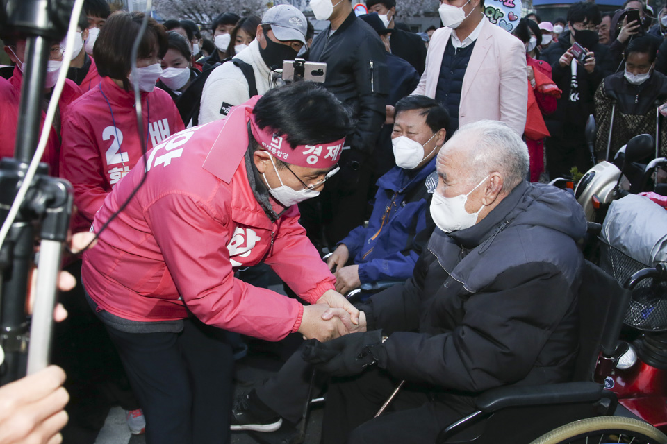 제목 노출 영역입니다 이미지