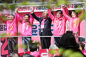 '72시간 투혼 유세'선거 12일차 - 충북 청주 후보 지원 유세 및 민생현장 방문