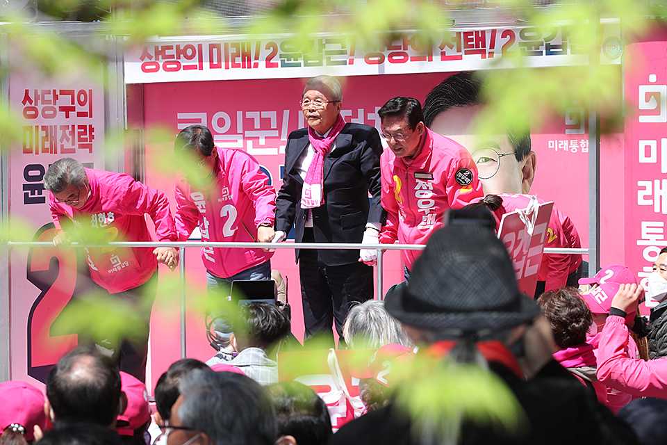 제목 노출 영역입니다 이미지