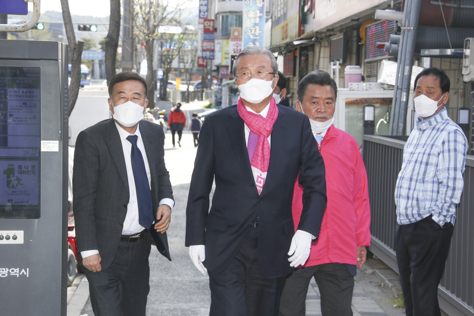 제목 노출 영역입니다 이미지