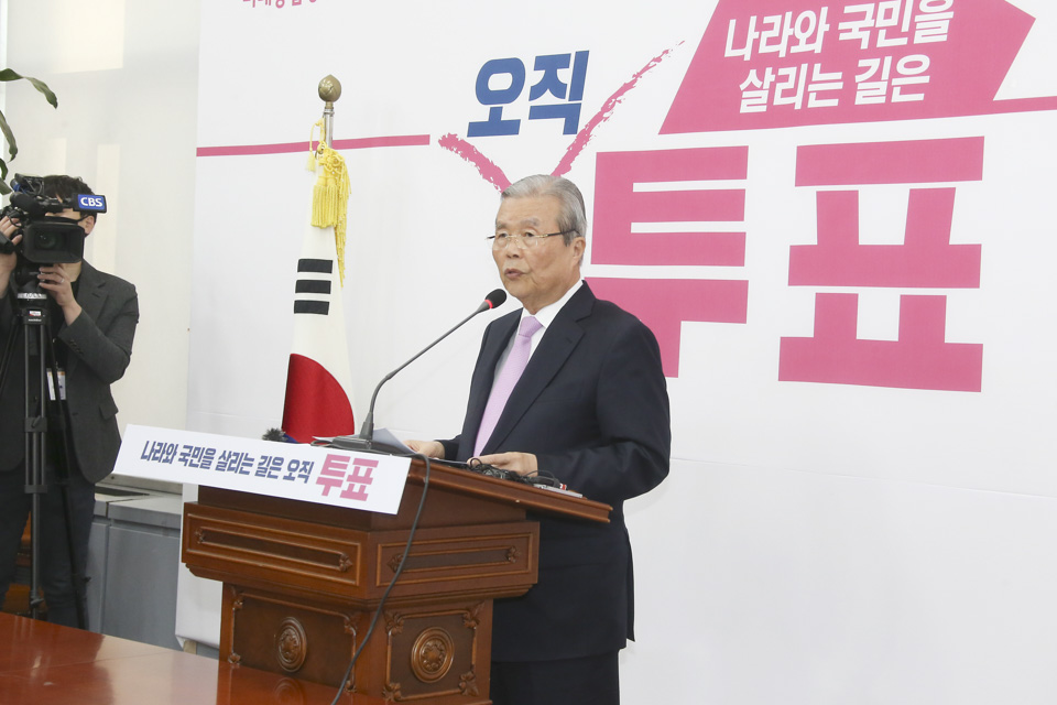 제목 노출 영역입니다 이미지
