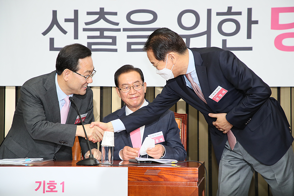 제목 노출 영역입니다 이미지