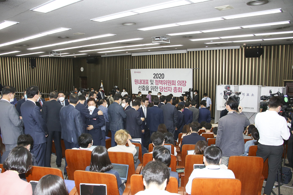 제목 노출 영역입니다 이미지