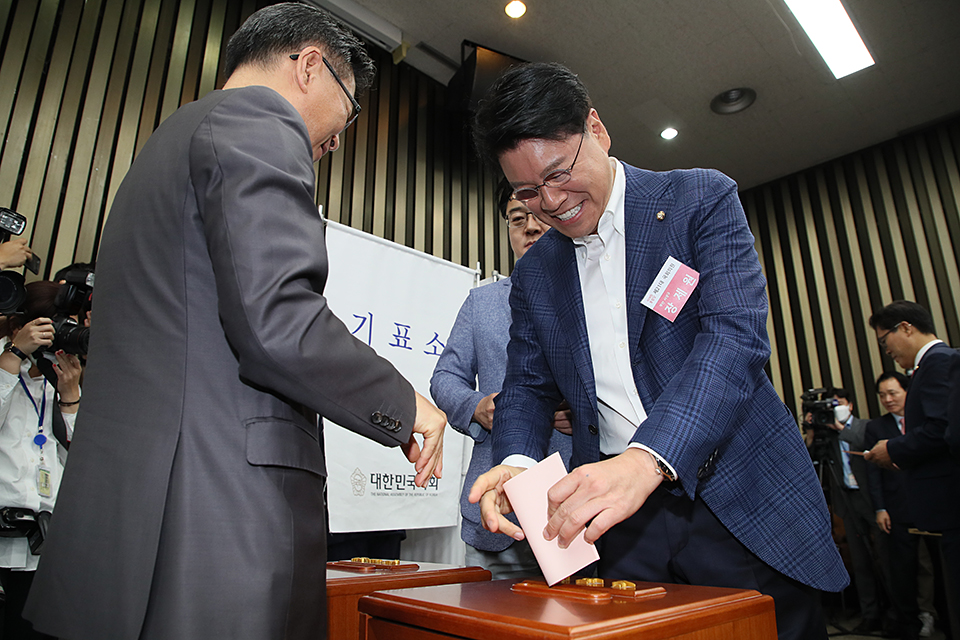 제목 노출 영역입니다 이미지