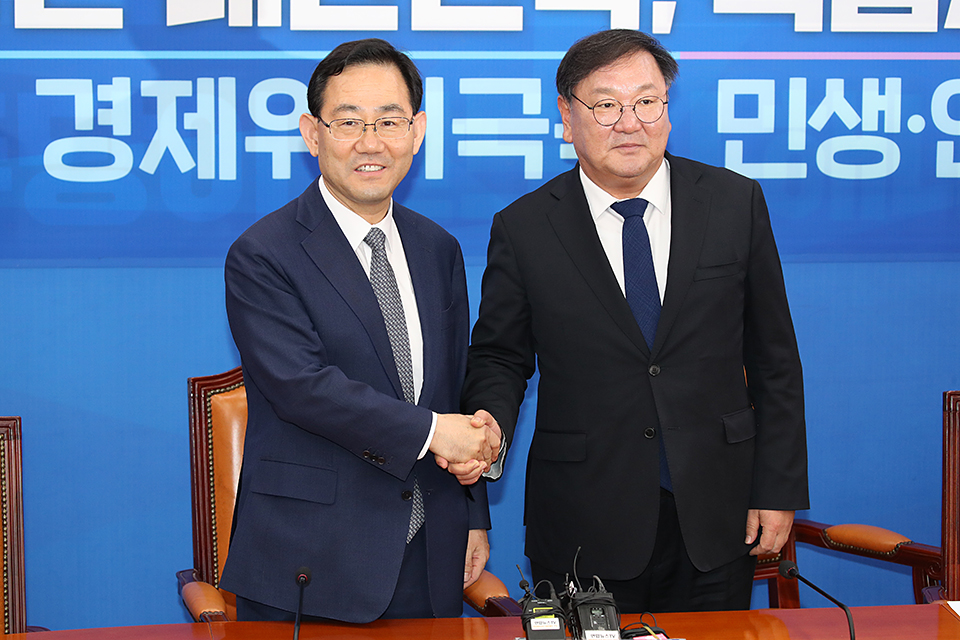 제목 노출 영역입니다 이미지