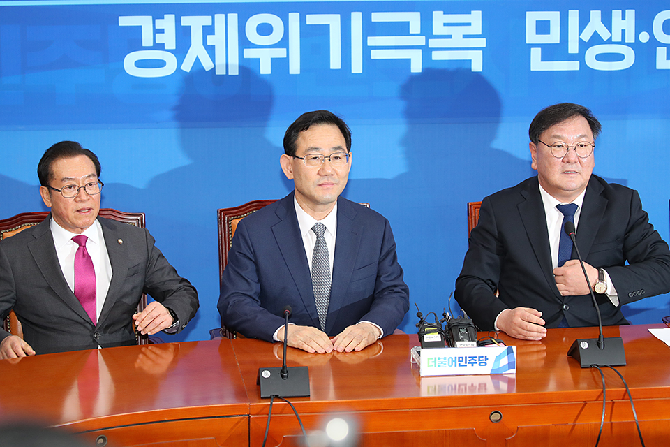 제목 노출 영역입니다 이미지