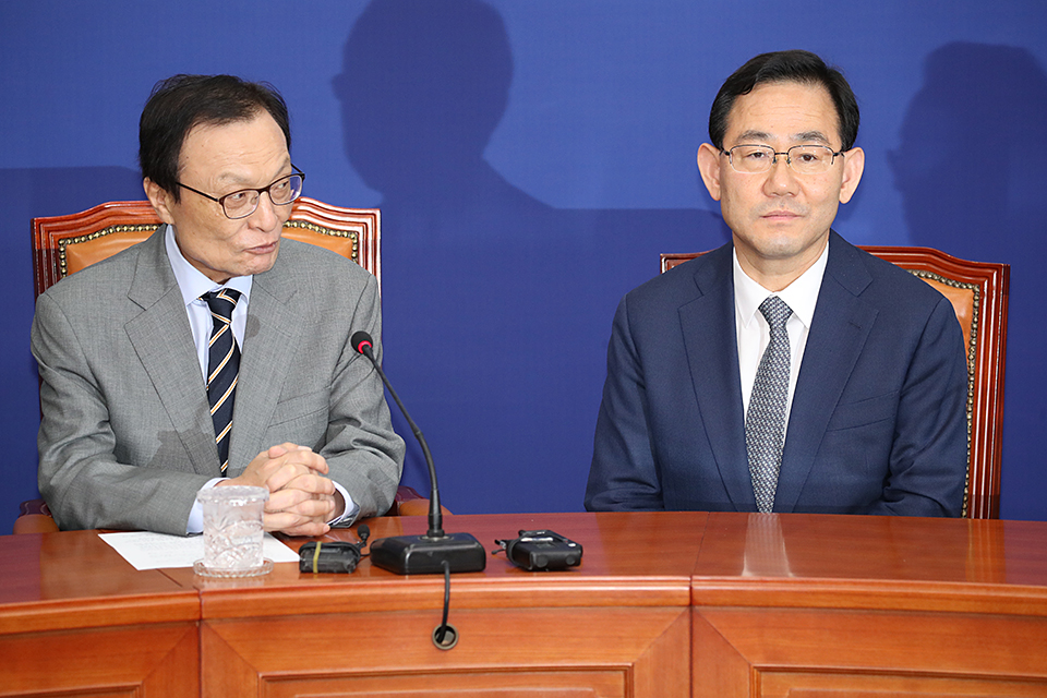 제목 노출 영역입니다 이미지