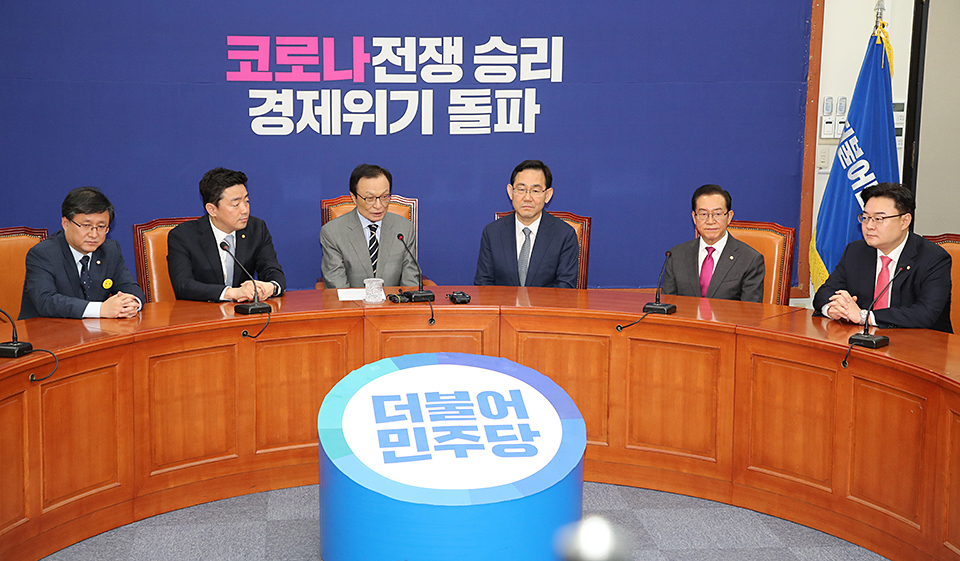 제목 노출 영역입니다 이미지