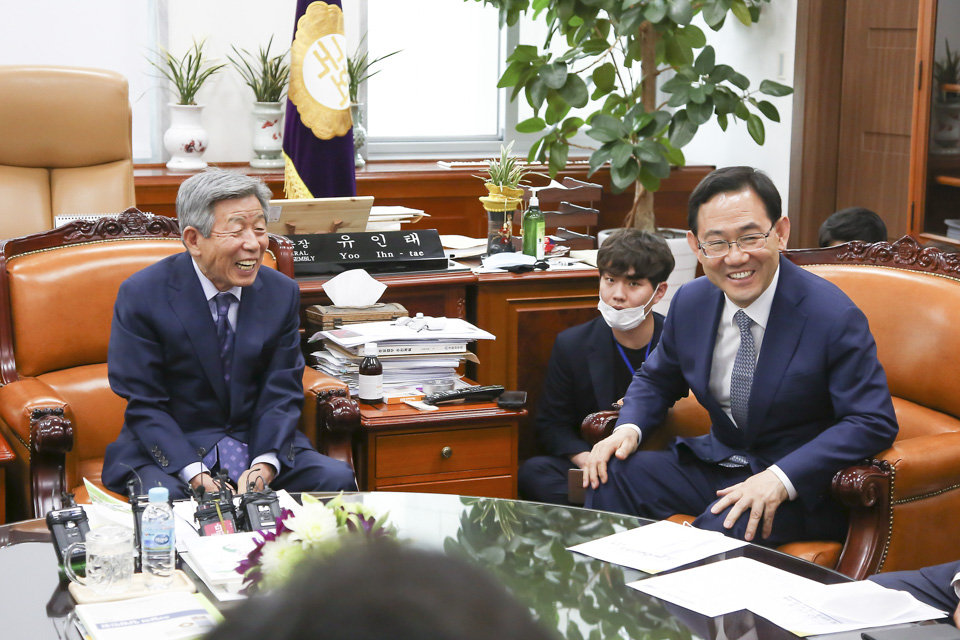 제목 노출 영역입니다 이미지